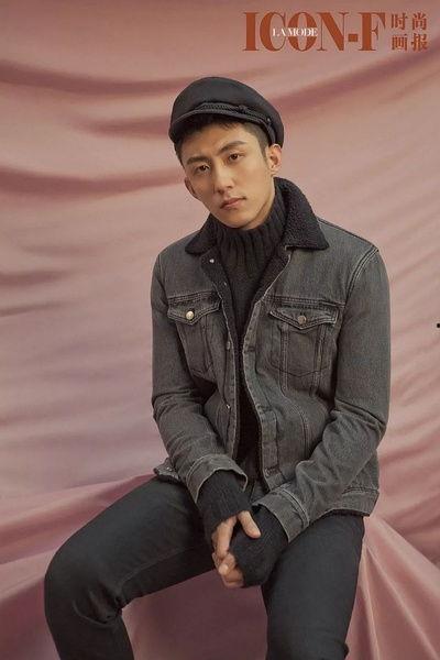 黄景瑜照片,光影交错演绎硬朗风采